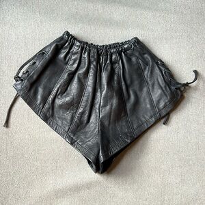 VINTAGE Leather shorts